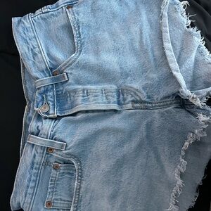 Light Wash Levi’s 501 Shorts